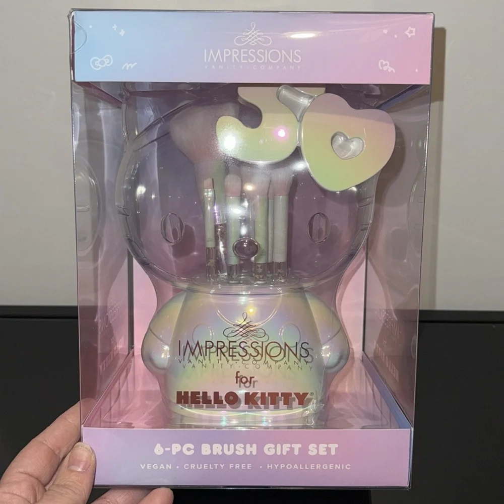 Impressions Hello Kitty® 50th 6-PC Brush Gift Set